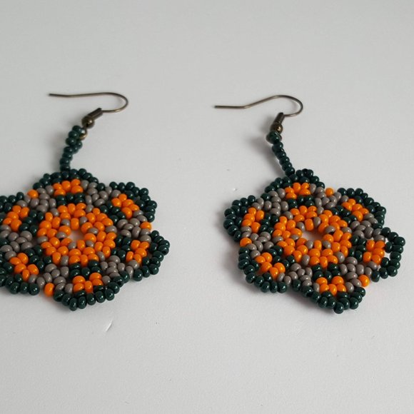 Beaded Bohemian Earrings Mandala Floral Design - Picture 3 of 4